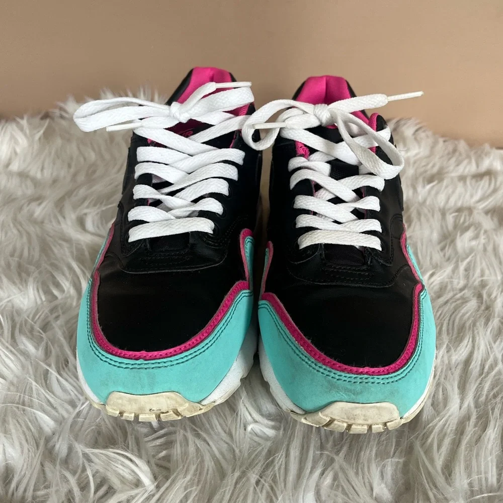 {Nike} Air Max Sneaker South Beach Edition - Size Youth 7